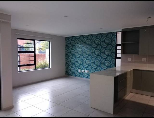 3 BEDROOM DUPLEX FOR SALE IN ROOIHUISKRAAL NORTH